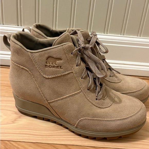 Sorel Evie Sport Suede Lace Bootie Sz 9 Style NL3817-251 Tan Comfort - Picture 2 of 9